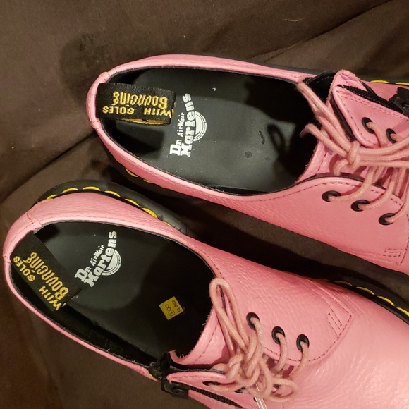 NEW Dr. Martens Leather pink oxfords....size 7 - Picture 4 of 8